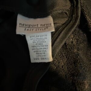 Newport News Black Top